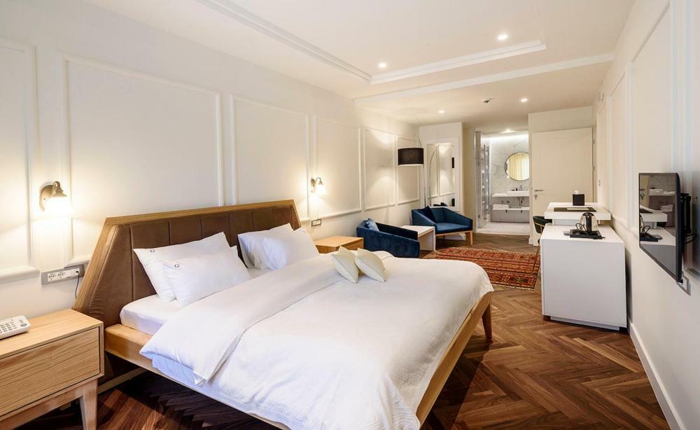 Hotel Gradska ツェティニェ エクステリア 写真
