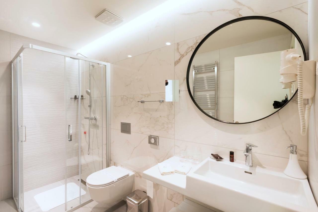 Hotel Gradska ツェティニェ エクステリア 写真