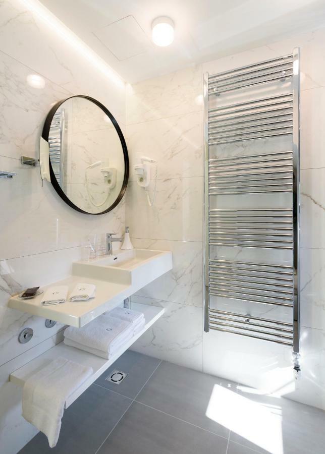 Hotel Gradska ツェティニェ エクステリア 写真