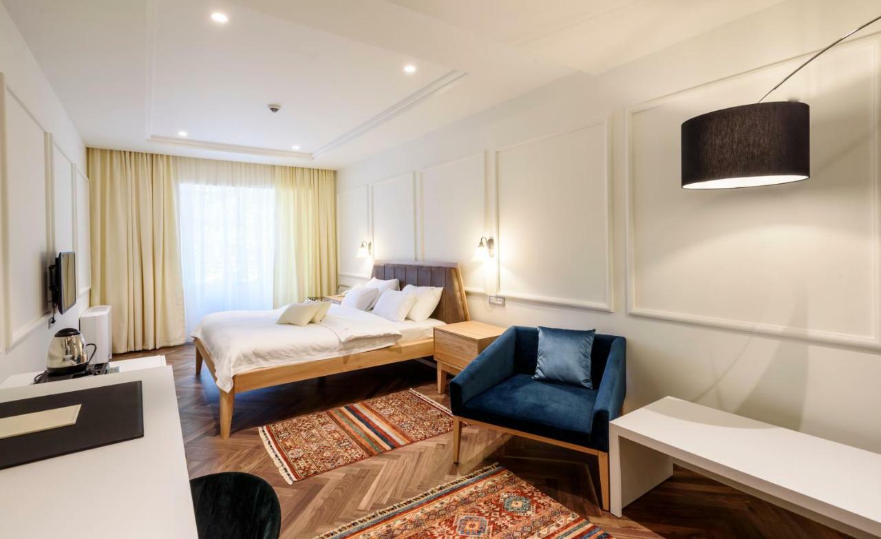 Hotel Gradska ツェティニェ エクステリア 写真